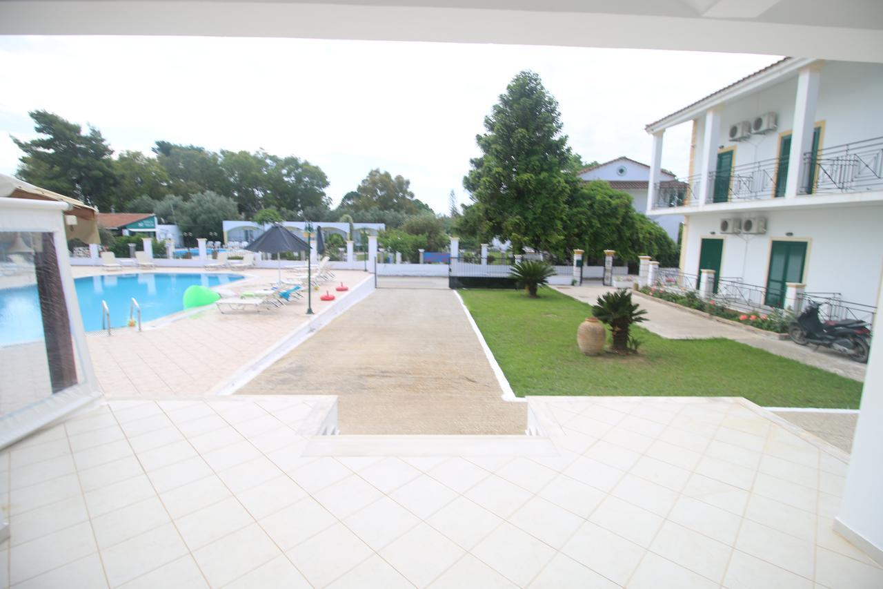 Utopia Kavos Luaran gambar