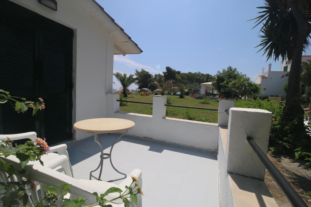 Utopia Kavos Luaran gambar
